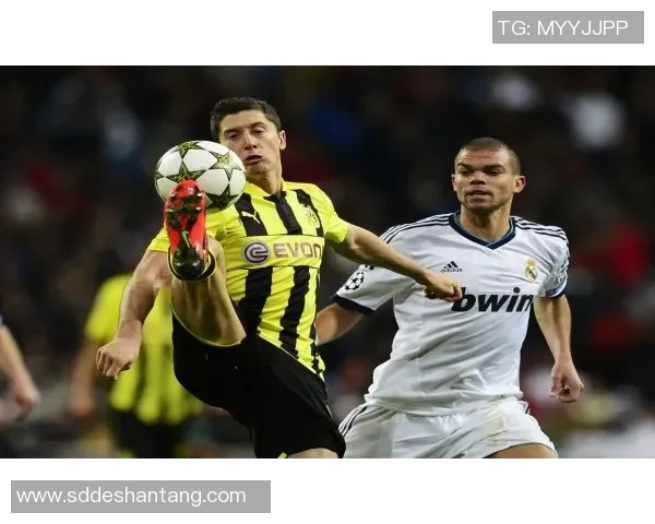 莱默尔的“蝴蝶效应”：一次脚后跟破门，如何重塑拜仁王朝的绿茵传奇？